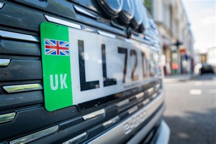 Are 4D plates illegal UK?