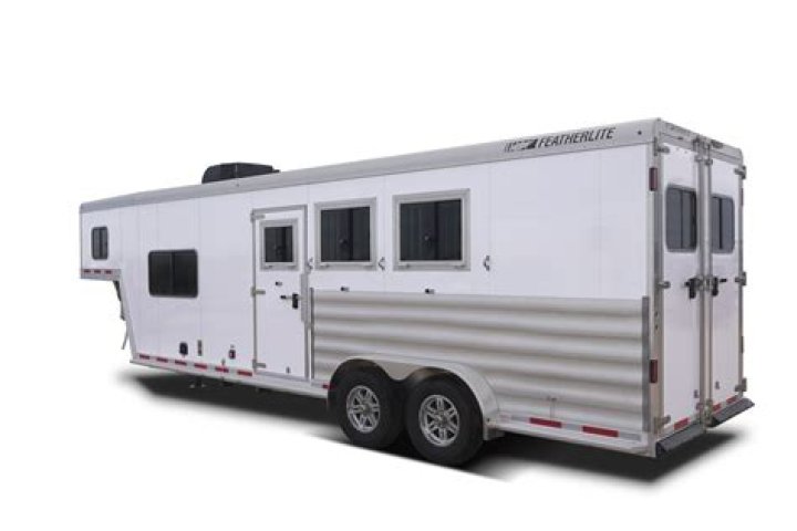 Are bumper pull horse trailers with living quarters safe?