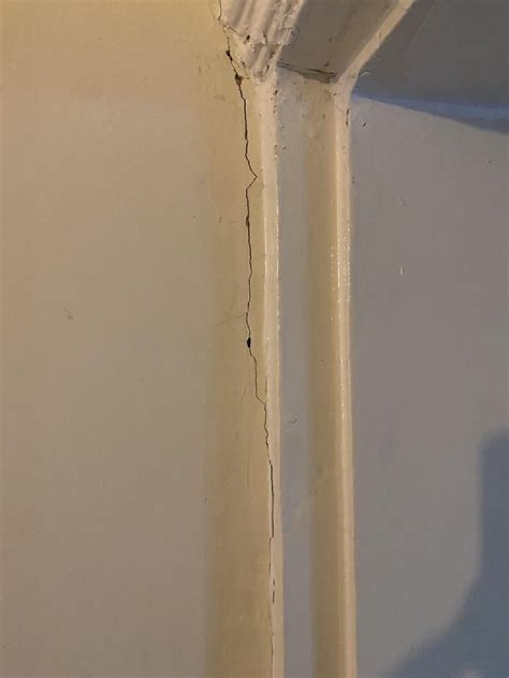 Are cracks in plaster normal?