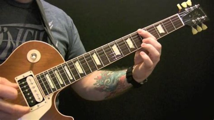 Are guitar calluses harmful?