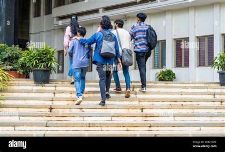 Are less students going to college 2021?