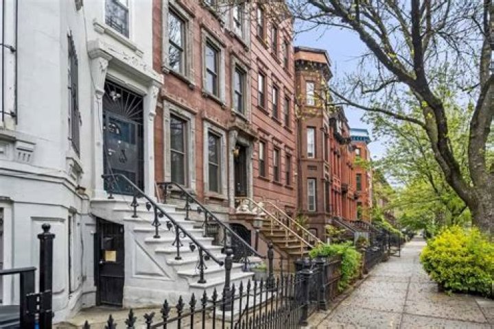 Are there single family homes in New York?