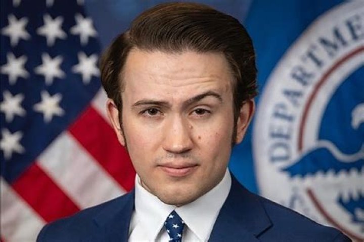 Can a 22 year old claim Head of Household?