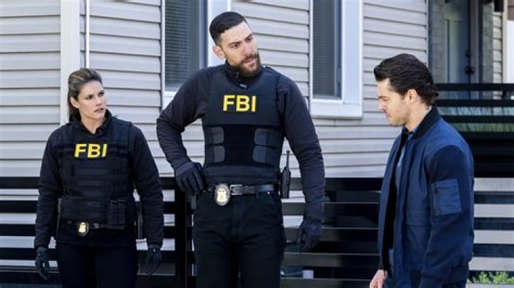 Can FBI agents have families?
