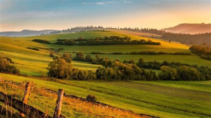 Can I buy a house in Spain and live there permanently?