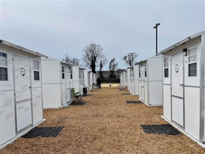 Can I live in France but pay tax in UK?