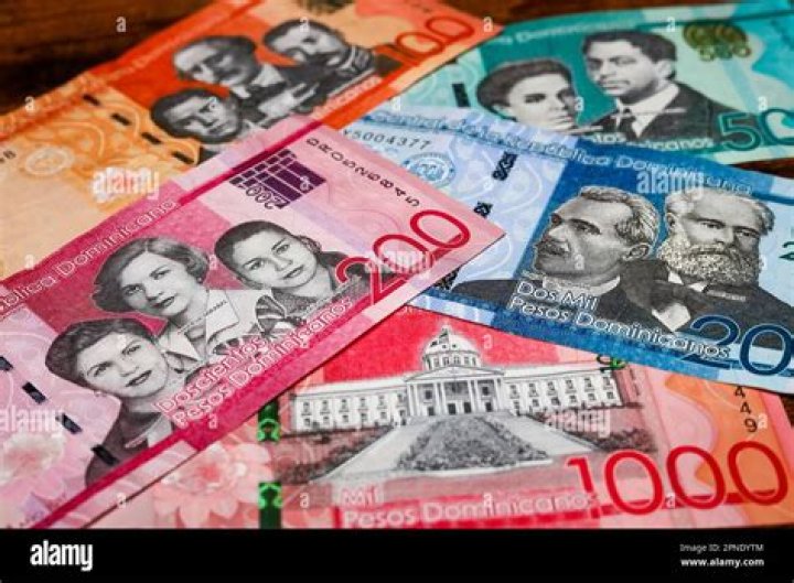 Can I pay with US dollars in Dominican Republic?