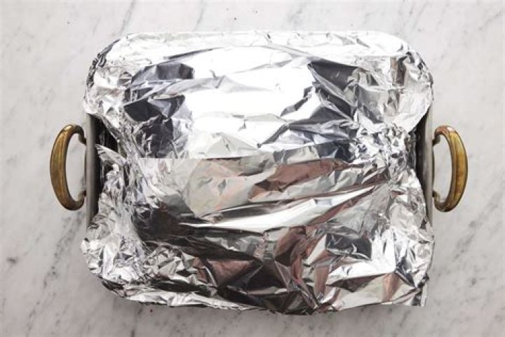 Can I use aluminum foil instead of parchment paper for bread?