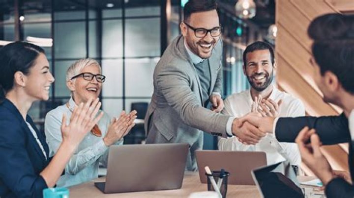 Can LLC have foreign partners?