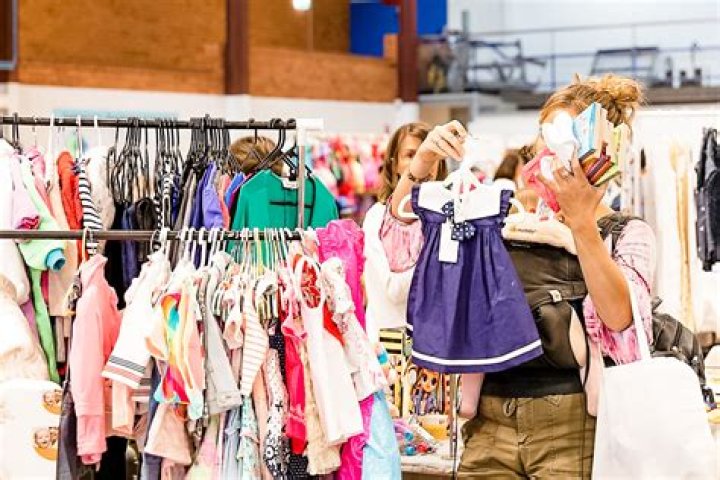 Can you buy clothes at a flea market?