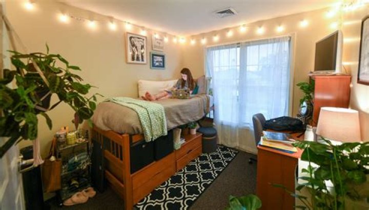 Can you keep a duck in a college dorm?