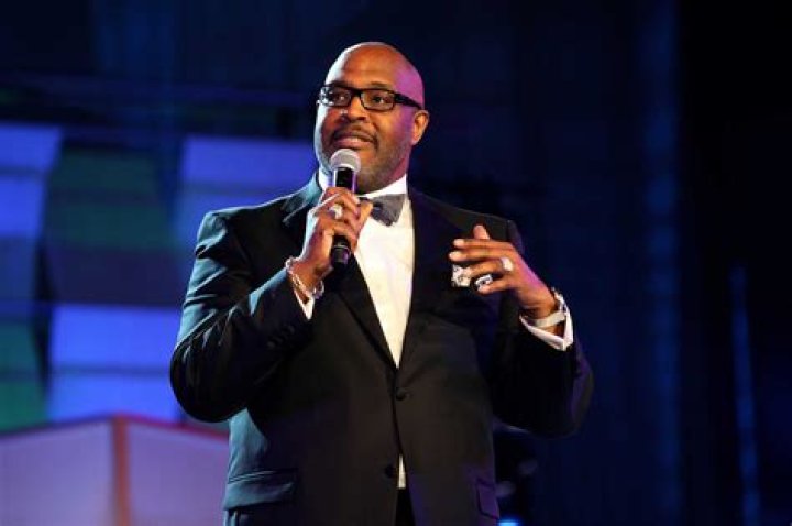 Did Marvin give any money to Melinda?