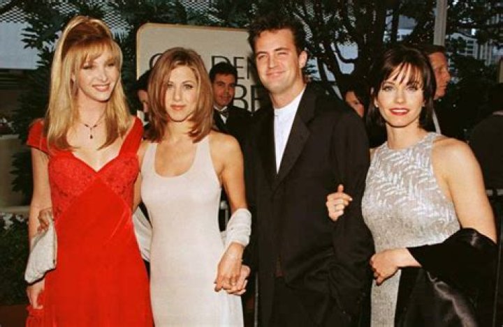 Did Matthew Perry and Courteney Cox date in real life?