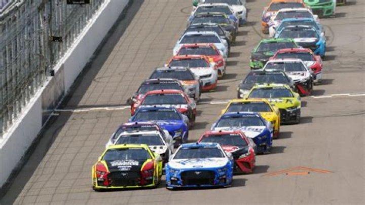 Do all NASCAR cars use the same engine?