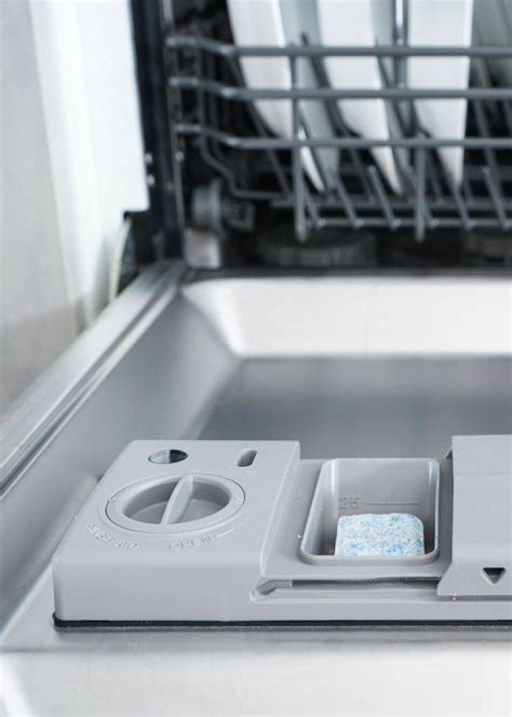 Do dishwasher pods or liquid work better?