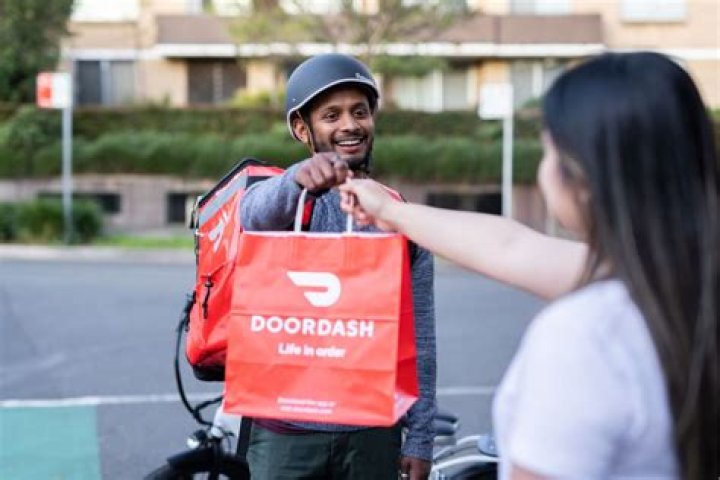 Do DoorDash employees get free delivery?