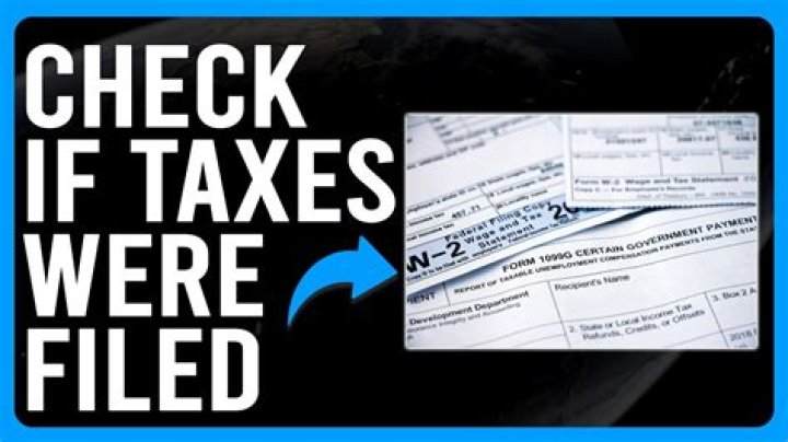 Do less taxes come out of paycheck when married?