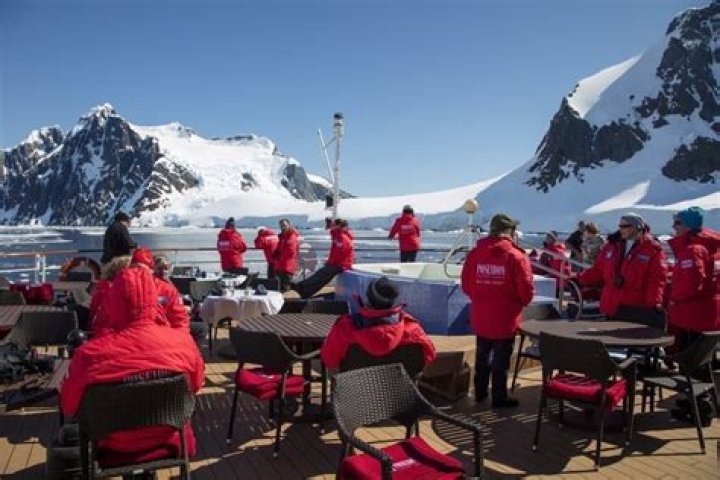 Do people in Antarctica shower?