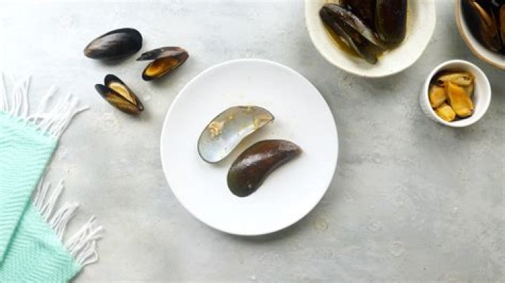 Do vegans eat mussels?