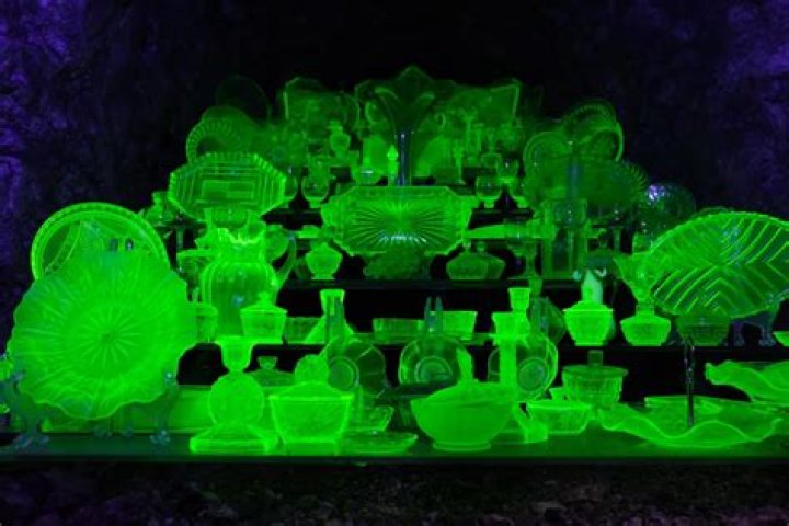 Does anyone still make uranium glass?