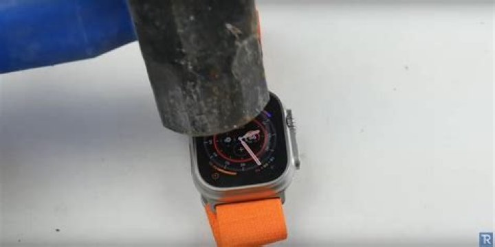 Does Apple Watch Sport loop get smelly?