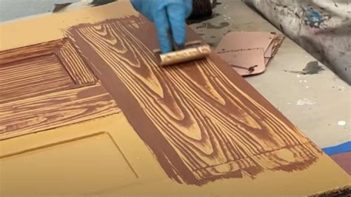 Does chalk paint fill wood grain?