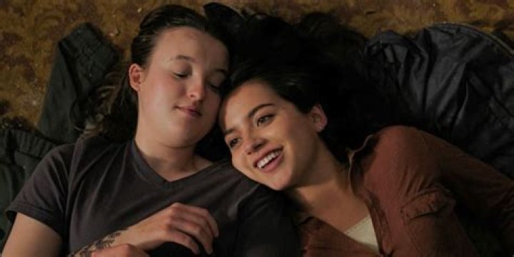 Does Ellie get back with Dina?