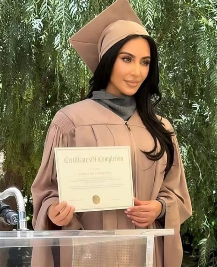 Does Kim Kardashian have a bachelor's degree?