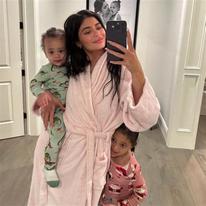 Does Kylie have a plane?