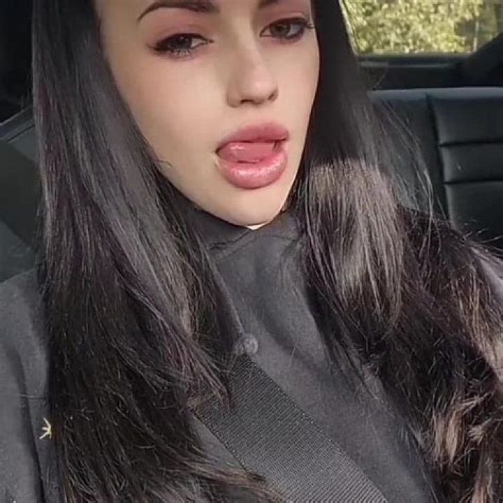 Does Lexi like Fezco?