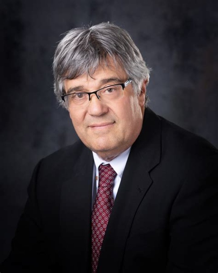 Does Mr Kaplan expose Reddington?