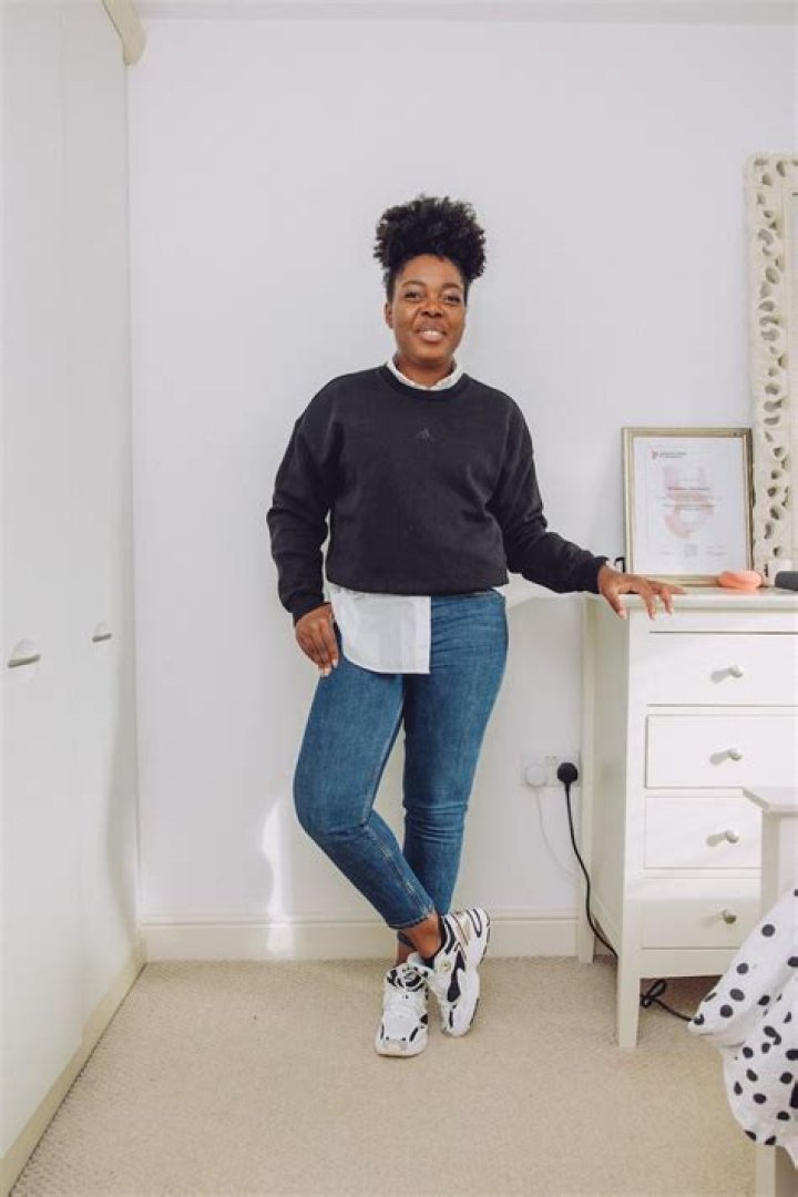 Does sweat show through jeans?