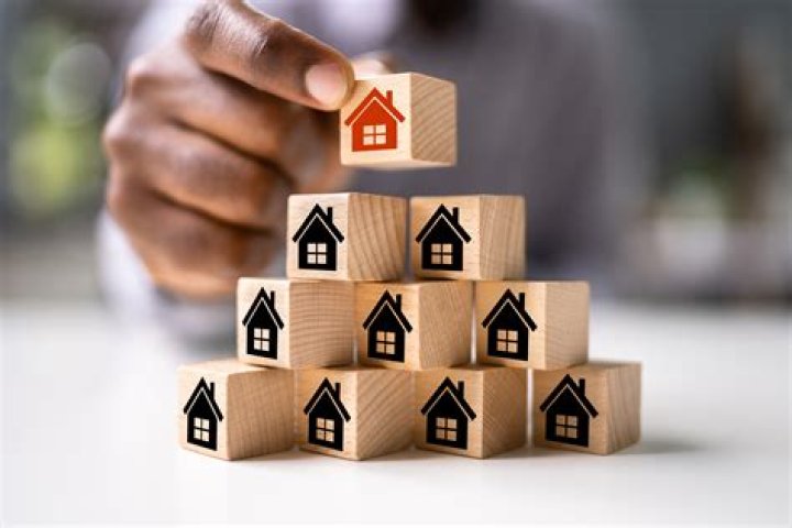 How do I find my homeowners association?