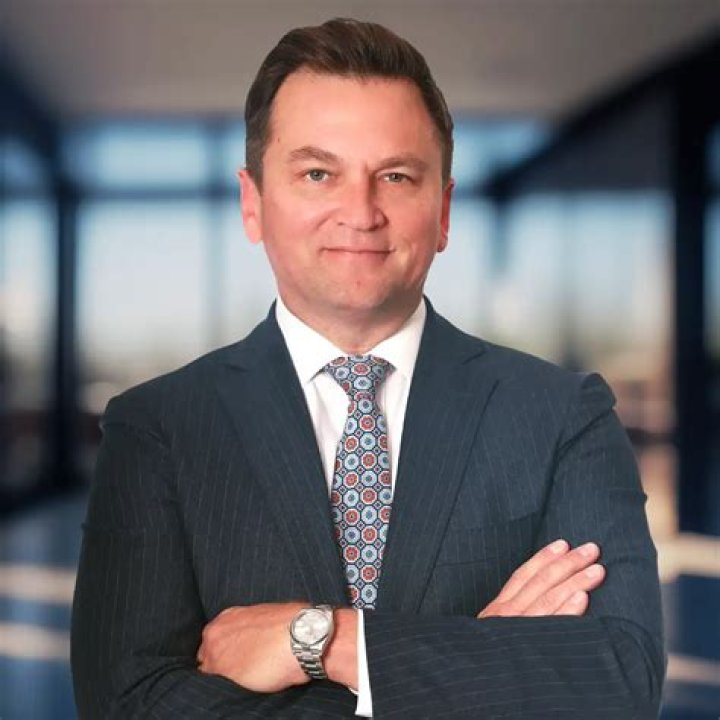 How is a trustee appointed?