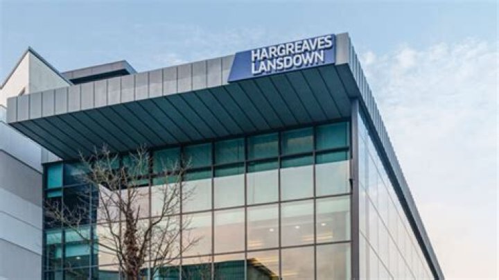 How long does it take for funds to settle in Hargreaves Lansdown?