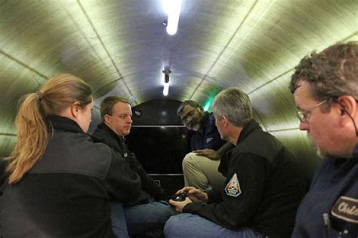 How long until you run out of air in a coffin?