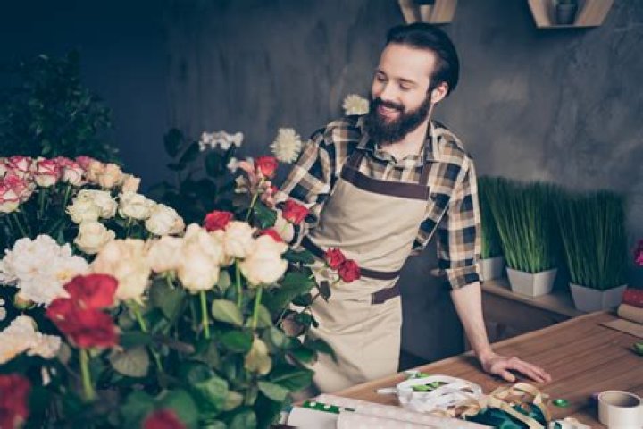 How much can you make owning a flower shop?
