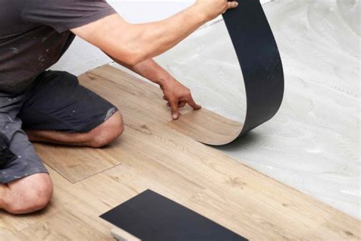 How much does it cost to install 1000 square feet of vinyl floors?