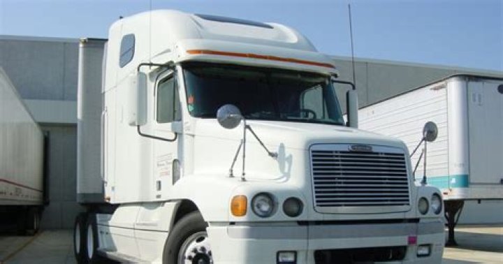 How much does it cost to lease a tractor trailer?