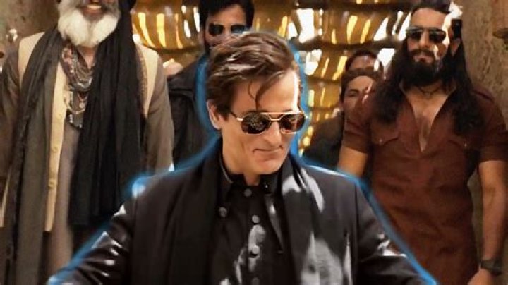 How much is Akshay Kumar paid for a movie?