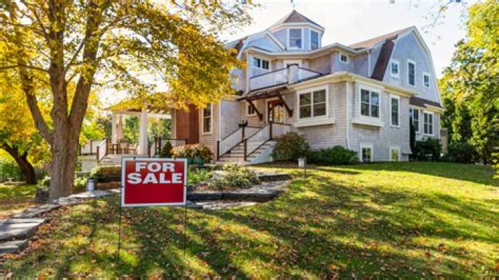 How much profit do you make when selling a house?