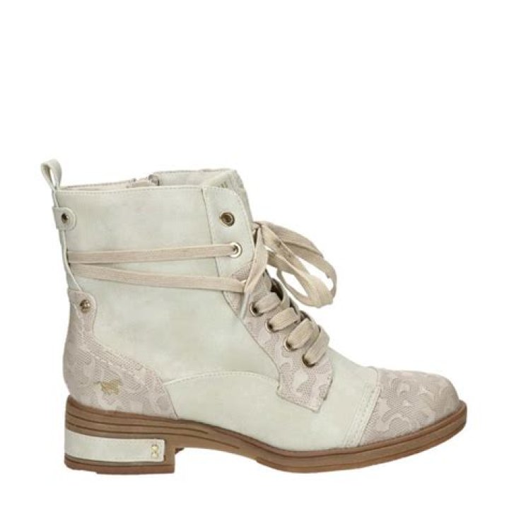Is ecru off white?