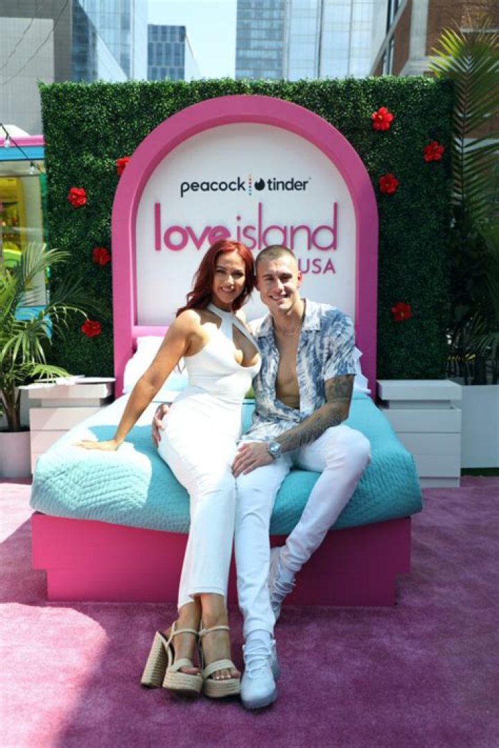 Is Faye and Teddy still together from Love Island?