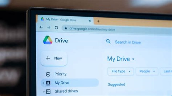 Is Google Drive or OneDrive better?