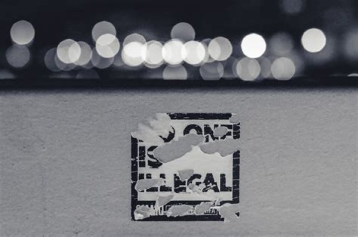 Is it illegal to give financial advice?