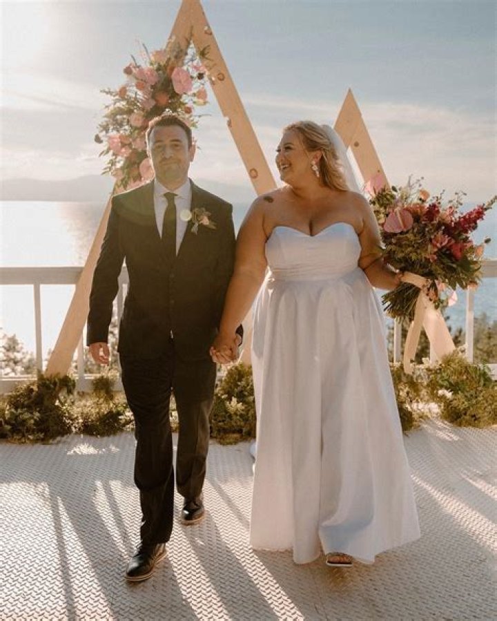 Is it rude to have a weekday wedding?