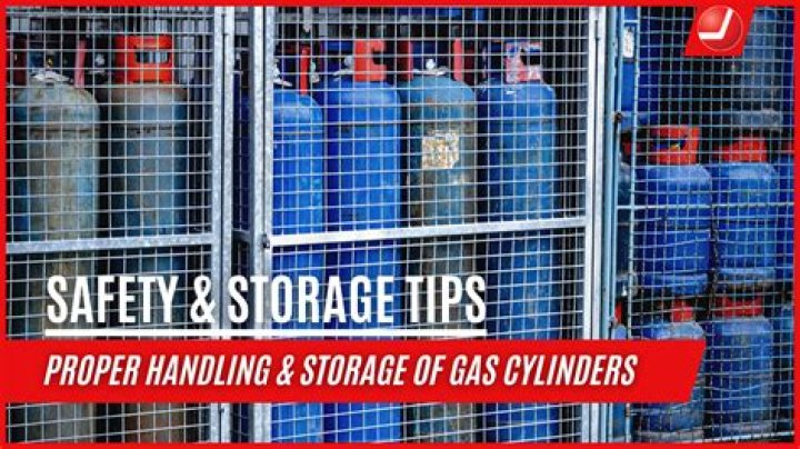 Is it safe to keep gas in garage?
