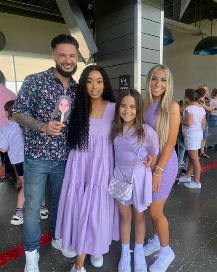 Is Pauly D in his daughter's life?