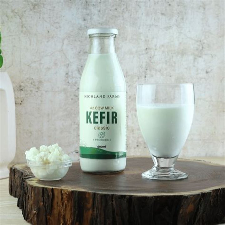 Is skyr the same as kefir?