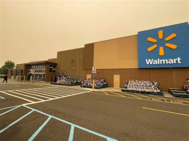 Is Walmart going to raise minimum wage?